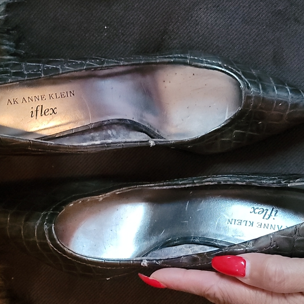 Heels - Picture 4 of 8